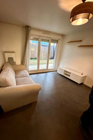  Appartement à louer 2 pièces 37 m²