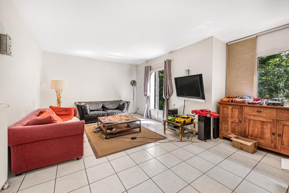 Maison familiale atypique de 170 m² avec jardin, terrasse et garage double  Collonges-au-Mont-d'Or