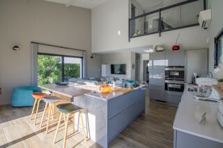 Vente Maison ROYAN – MAISON CONTEMPORAINE AVEC PISCINE ET VUE DÉGAGÉE Royan