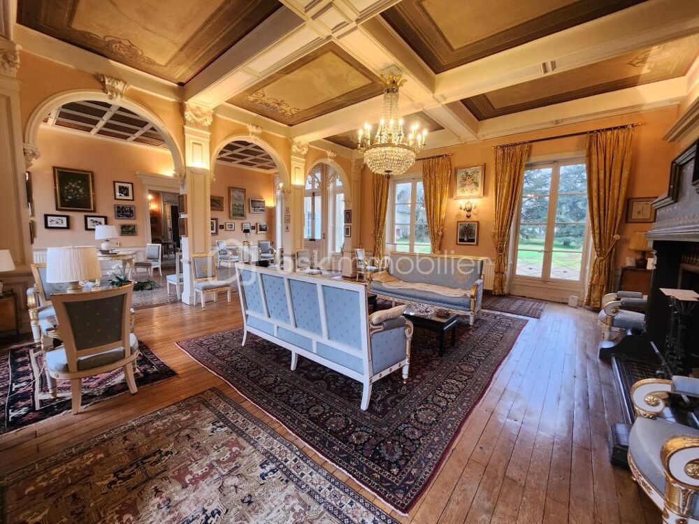 à vendre  Propriété/château Jazeneuil (86600)
