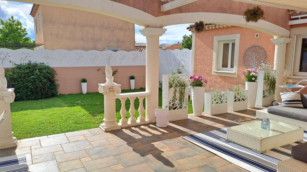 Vente Maison Villa Arles T 5/6  de 165 m²  avec Jardin Arles