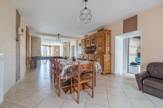  Propri�t�/ch�teau � vendre 11 pi�ces 321 m�