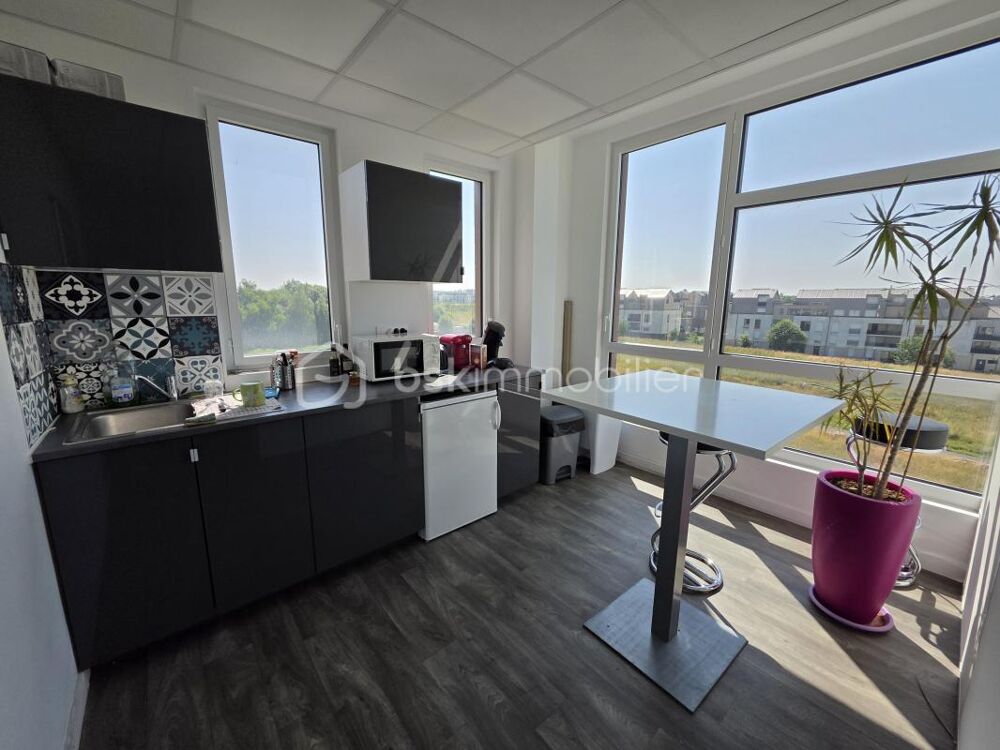   Bureau 250m² dernier étage Montevrain