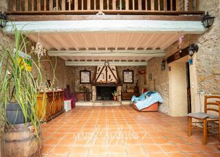  Maison à vendre 14 pièces 362 m²