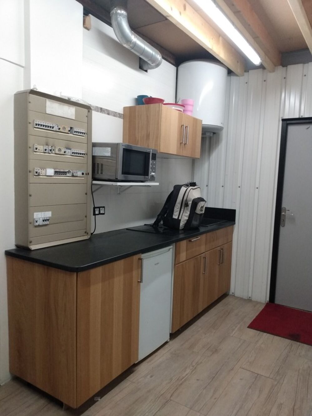  Dpt Savoie (73), à louer CHALLES LES EAUX local 52 m² Challes les eaux