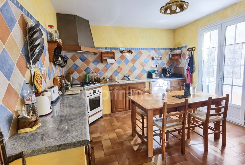 Vente Maison Secteur Uzès, tous commerces, maison familiale de 135 m², 4 chambres, garage, terrain Uzes