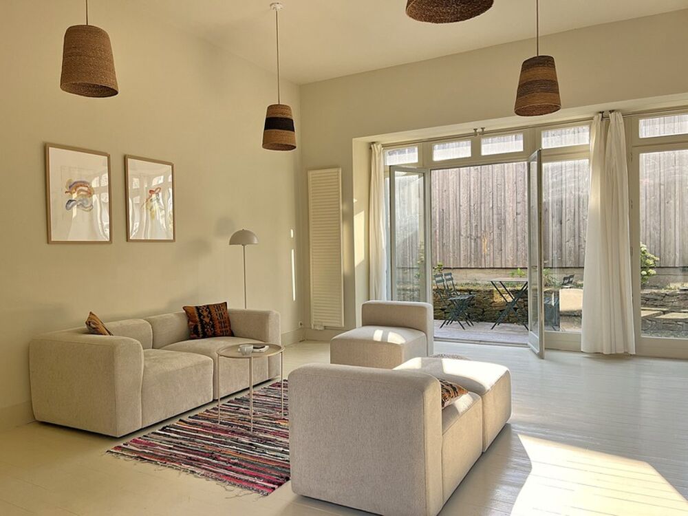 ILE AUX MOINES, COEUR DE BOURG, ANCIENNE ECOLE TRANSFORMEE EN HABITATION, 4 CHAMBRES, 748800€ FAI