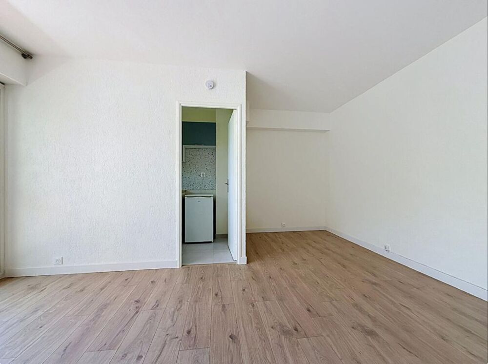 Vente Appartement Grand studio avec balcon au pied du métro Villejuif Léo Lagrange Villejuif