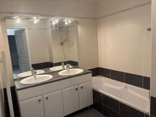  Appartement � louer 4 pi�ces 86 m�