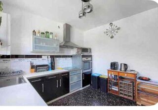 Appartement à louer 3 pièces 75 m²