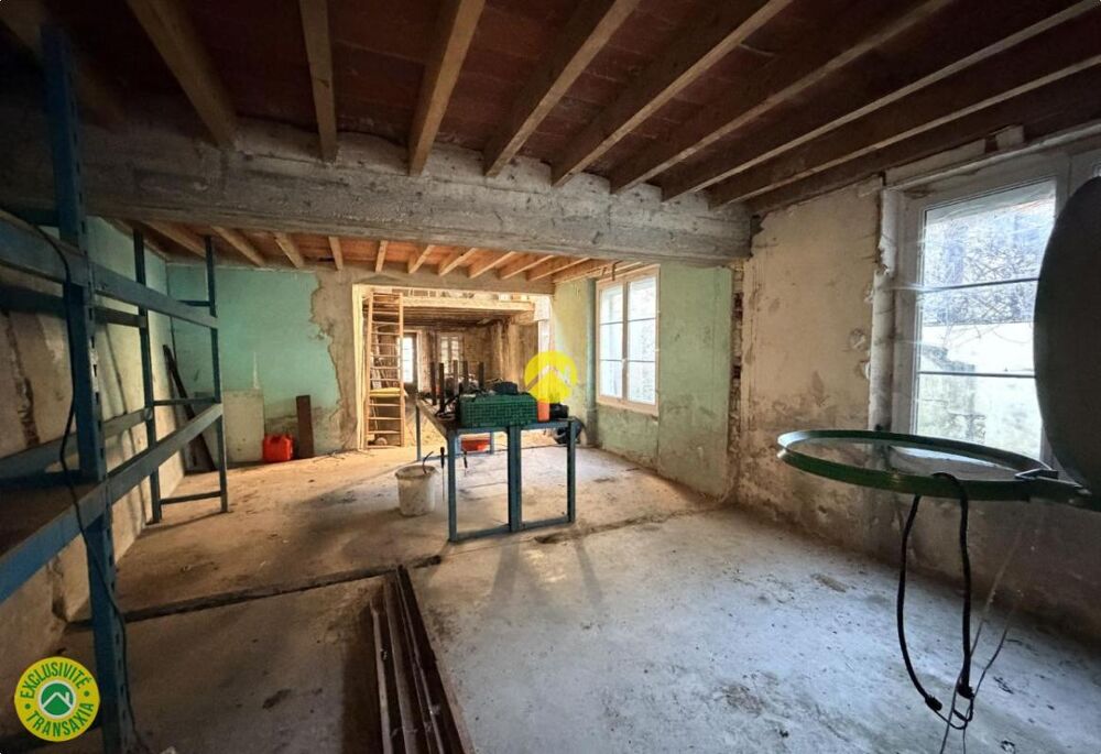 Garage avec atelier et cour