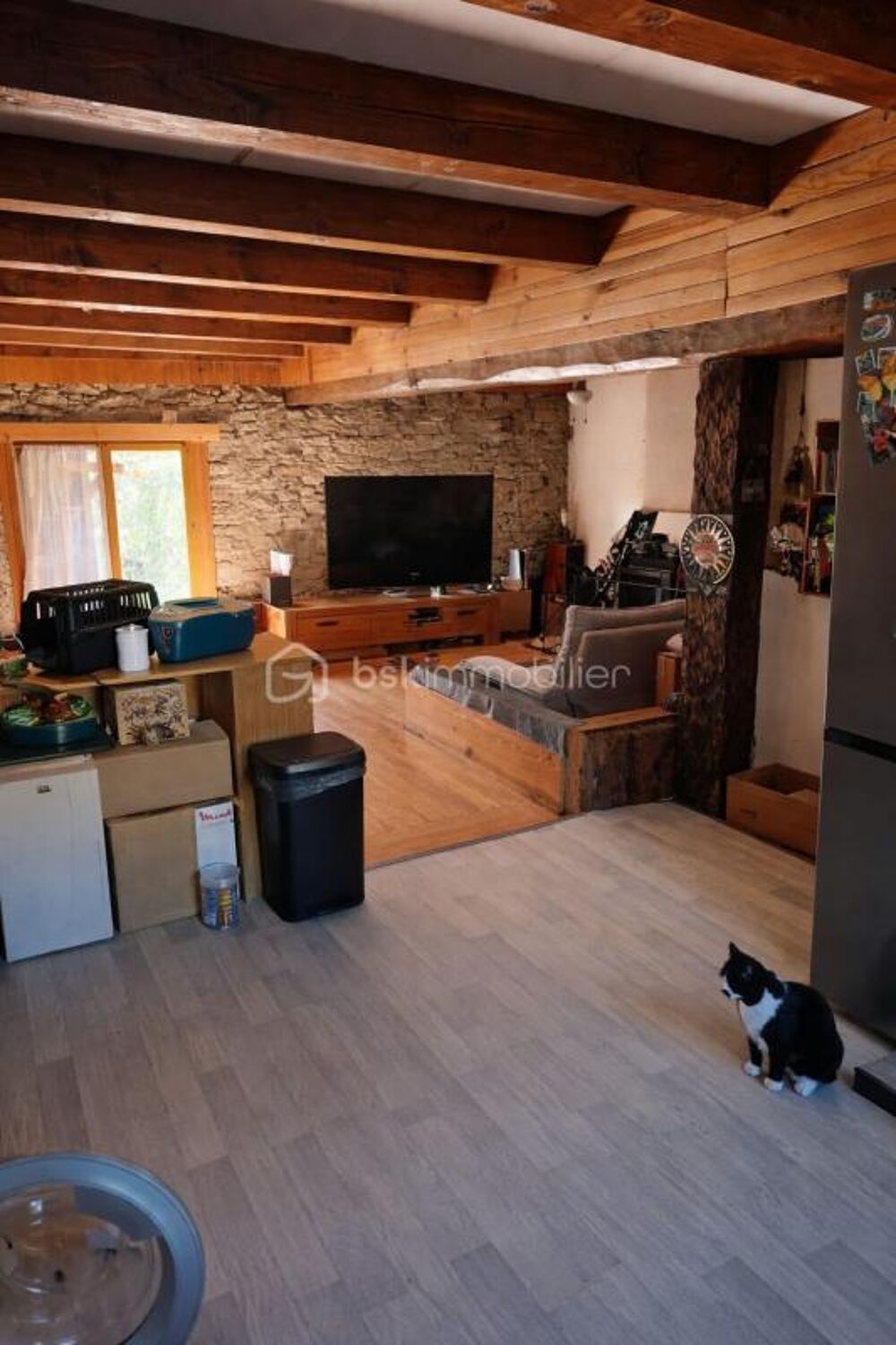 CORPS DE FERME À RÉNOVER  FORT POTENTIEL DAMÉNAGEMENT  CADRE CALME ET CHAMPÊTRE