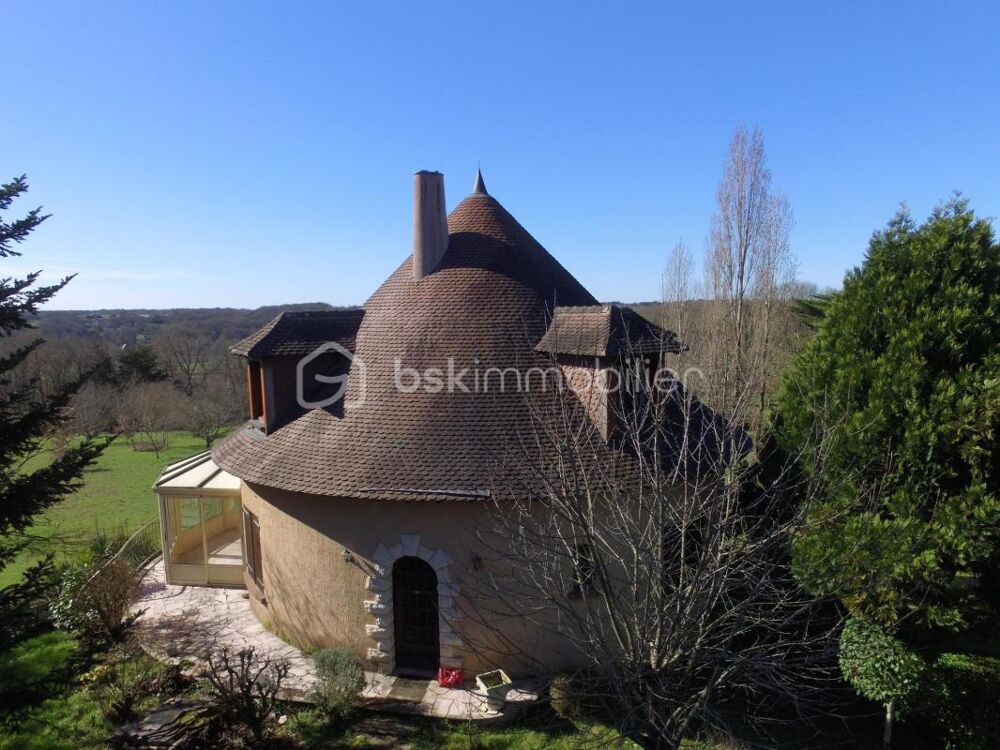 Maison atypique ronde dans un écrin de verdure en Vallée de la Vienne
