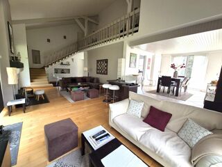  Maison � vendre 9 pi�ces 245 m�