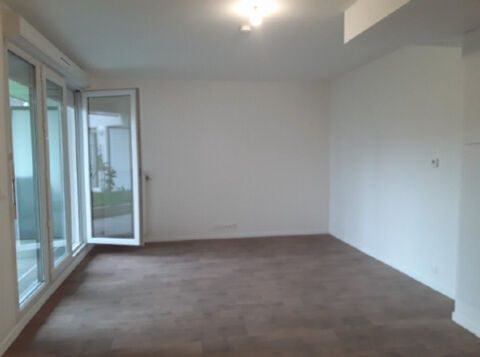   T2 avec jardin, terrasse et parking  VIGNEUX SUR SEINE Appartement - 2 pice(s) - 45 m