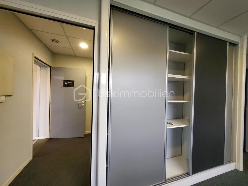   BUREAUX ESTILLAC 93 m² - 5 BUREAUX 