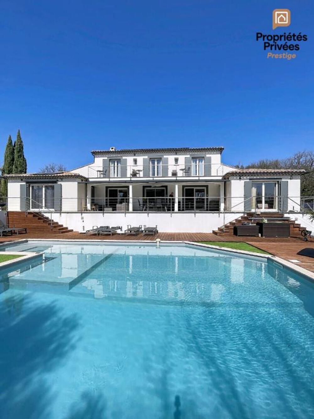 Villa Provençale 260m² - St-Maximin - 4 Suites - Piscine & Jacuzzi - 5000m²