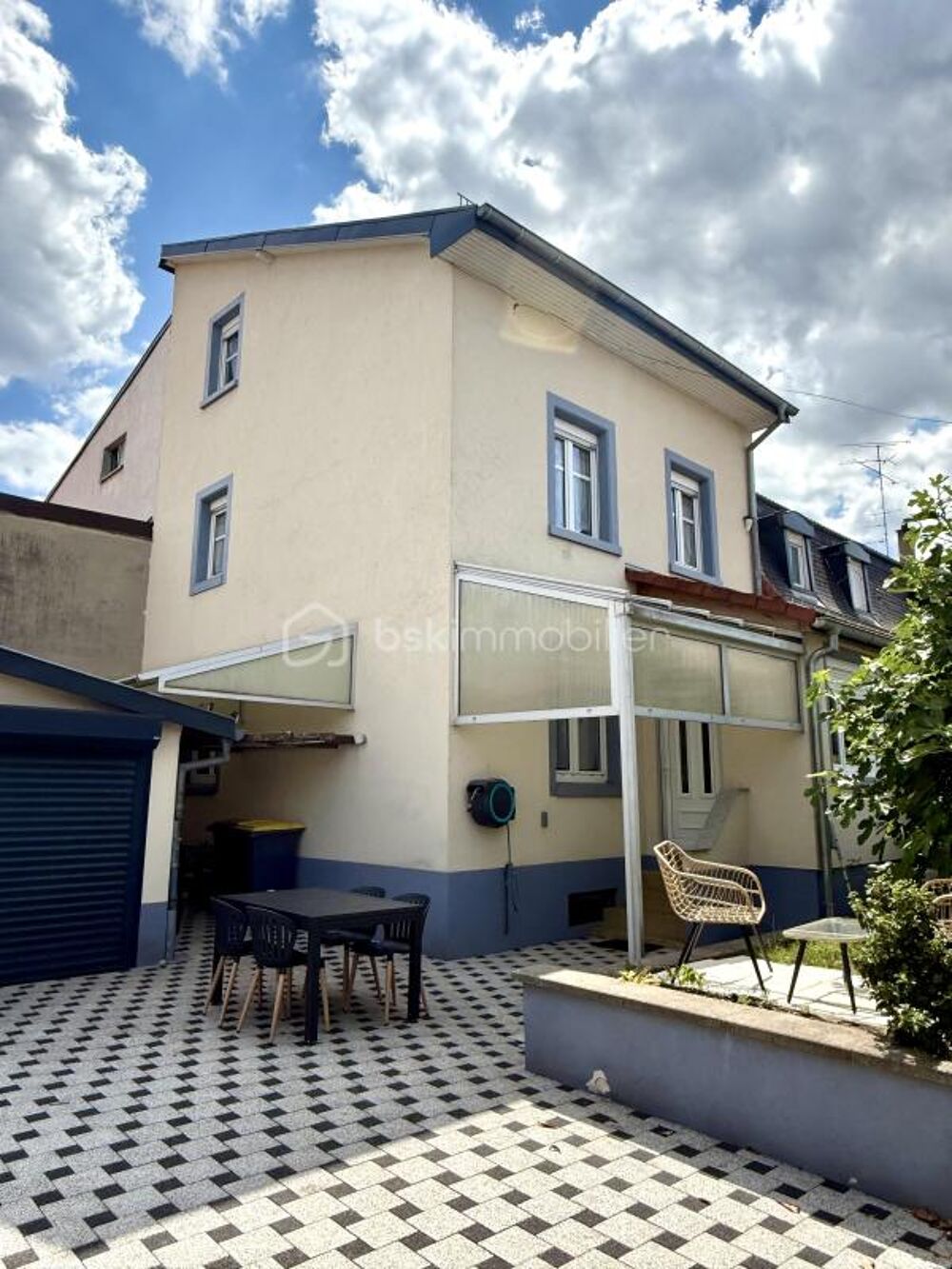 Vente Maison Maison de cité 4 pièces avec cour, garage et confort moderne Mulhouse