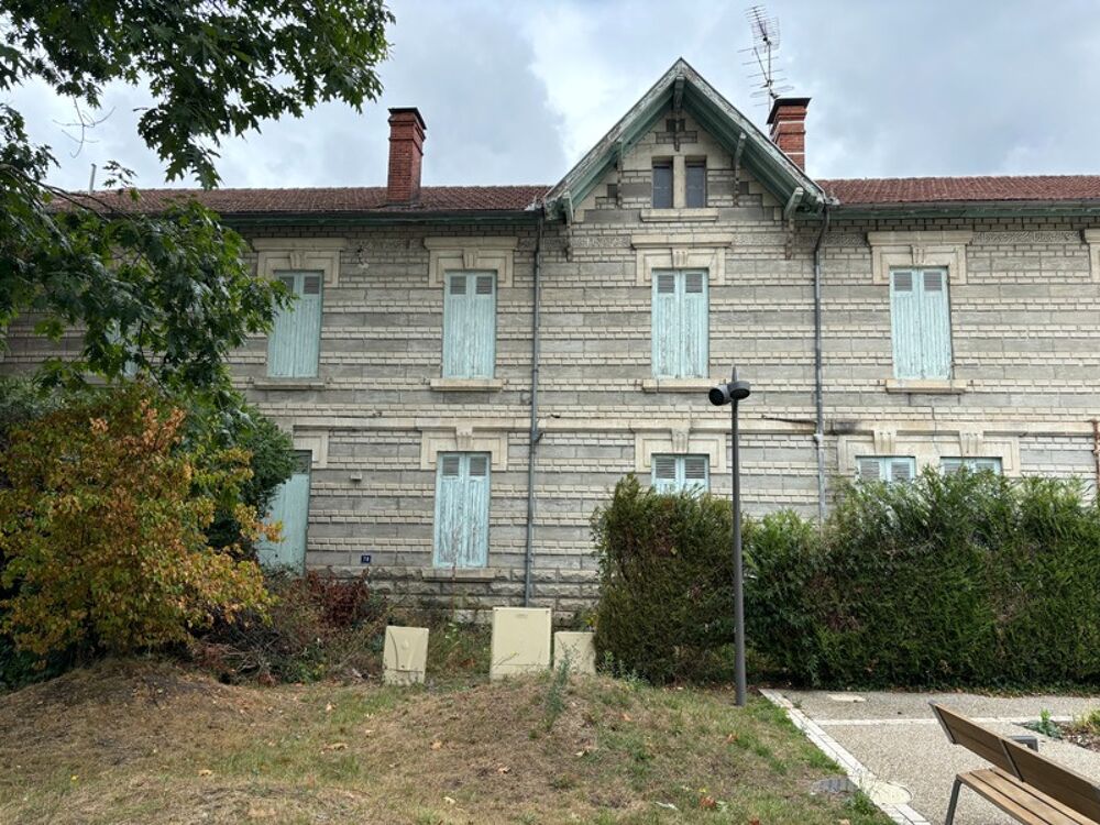 Maison 8 pièces 297 m² · à Rion des Landes · 297 m² · 179 000 €