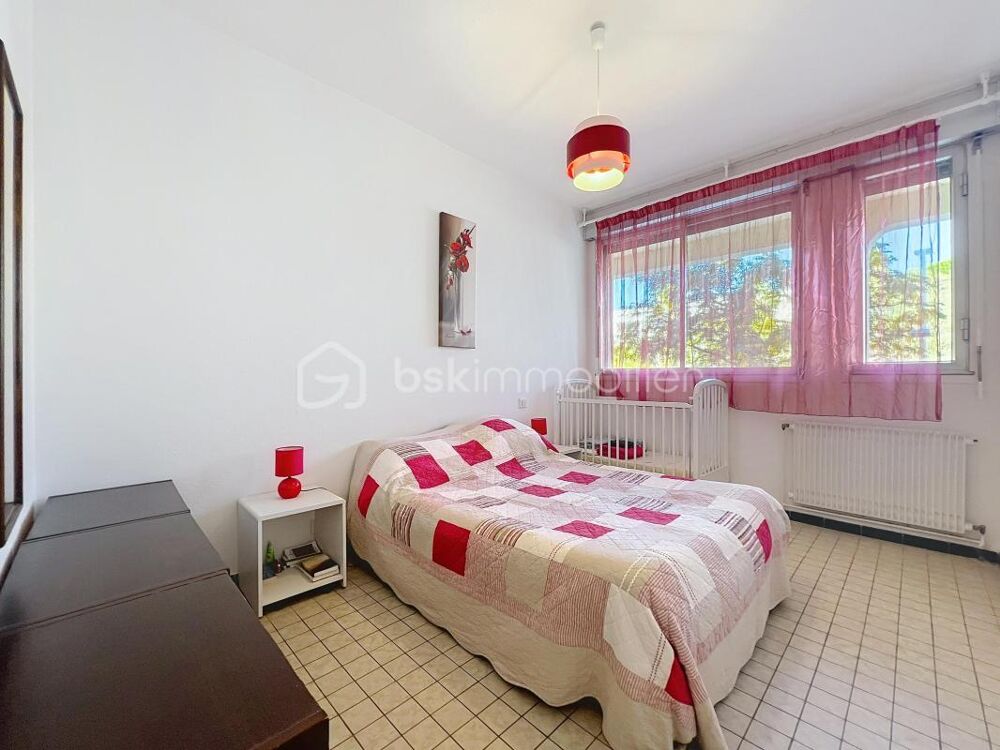 Vente Appartement T4 traversant de 81 m² avec terrasse, cellier et piscine, plage à 200 m La grande motte