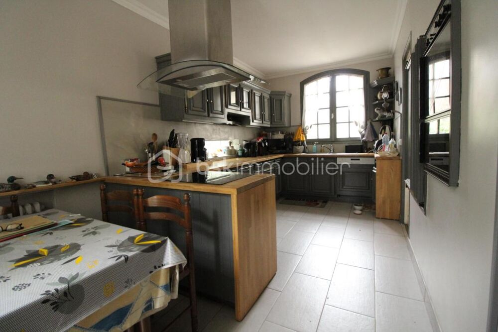 Maison individuelle de 7 pièces avec piscine