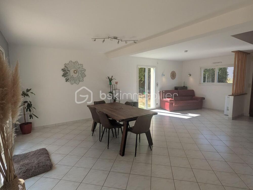 EN EXCLUSIVITÉ  Maison rare sur le marché  4 chambres  Saint-Germain-du-Pinel  Sans vis-à-vis