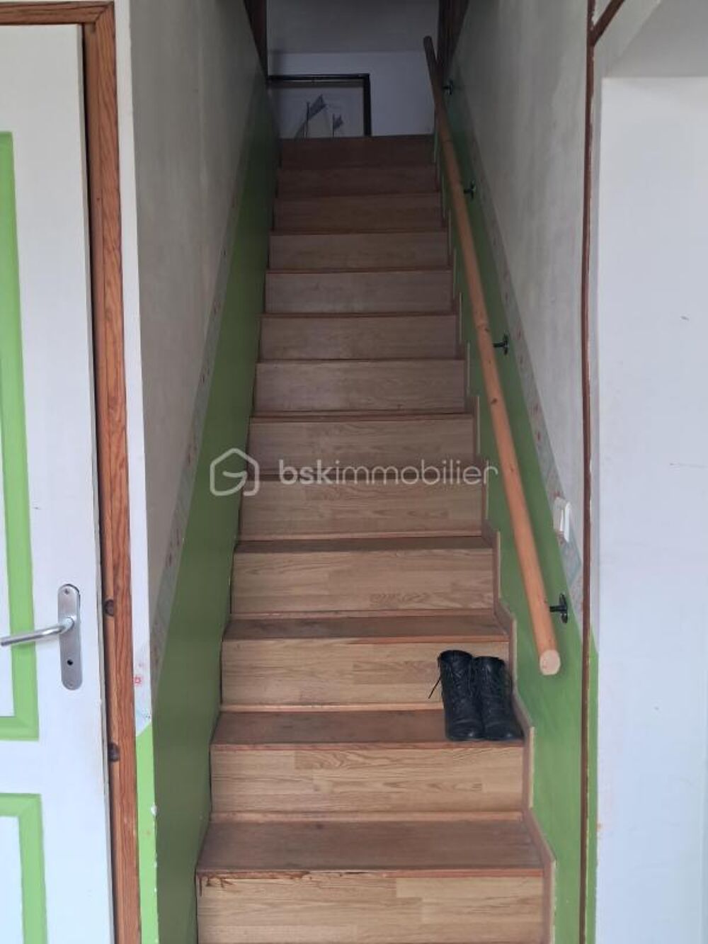 ? ? MAISON EN PIERRE  5 CHAMBRES  VIE DE PLAIN-PIED  COUR FERMÉE  160 000 €
