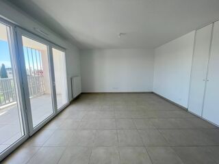  Appartement à louer 3 pièces 63 m²