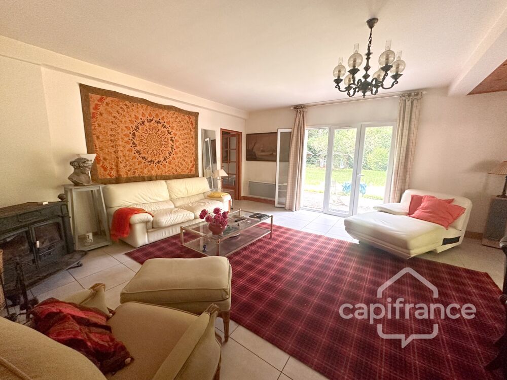 Maison familiale de 225 m² avec dépendance sur 3 022 m² - Domaine de Carheil à Plessé