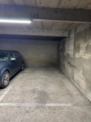  Parking / Garage � louer 