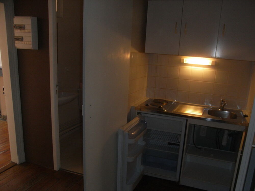   Rodez, Boulevard d'Estourmel, proche cathédrale, local Professionnel en rez-de-chaussée de 46 m² Rodez