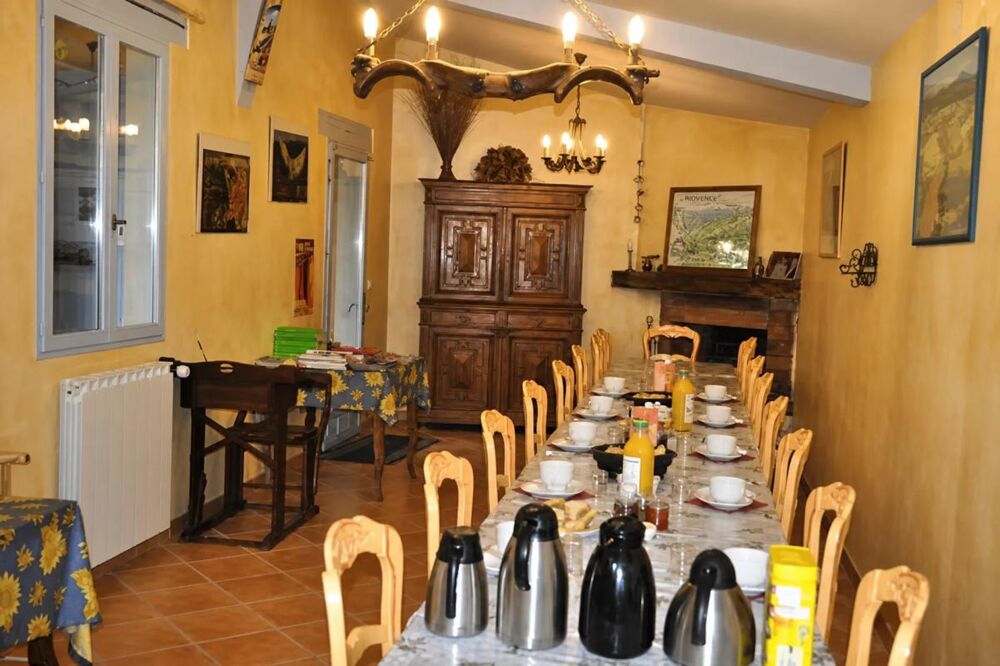 à vendre  Propriété/château Revest-du-Bion (04150)