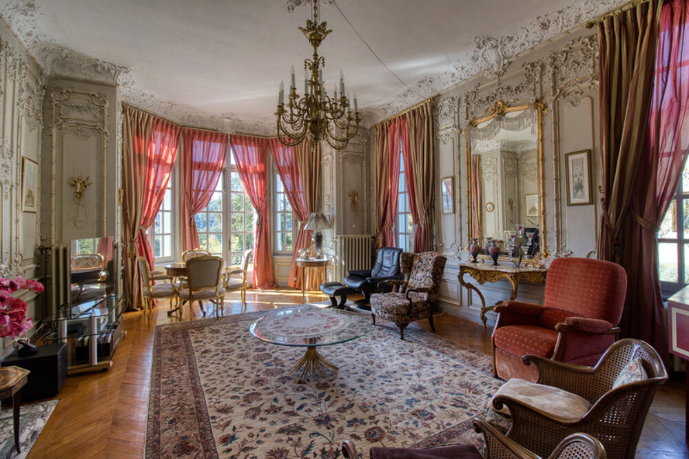 � vendre  Propri�t�/ch�teau Ydes (15210)