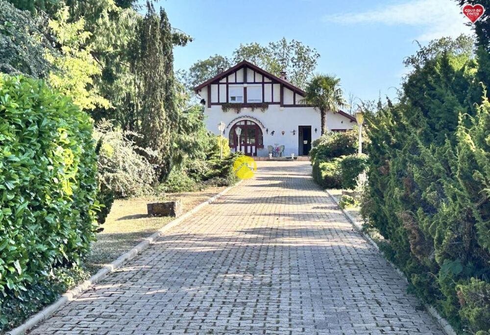 VILLA AVEC DEPENDANCES