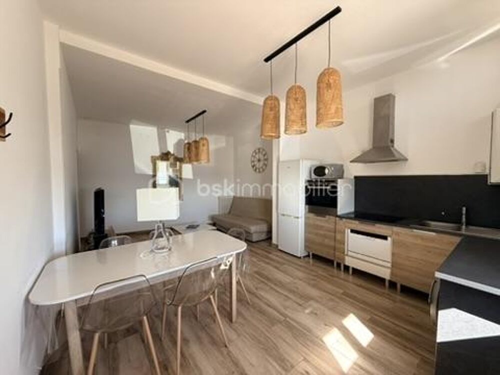 APPARTEMENT T3-CENTRE VILLE-VUE MER ET PORT
