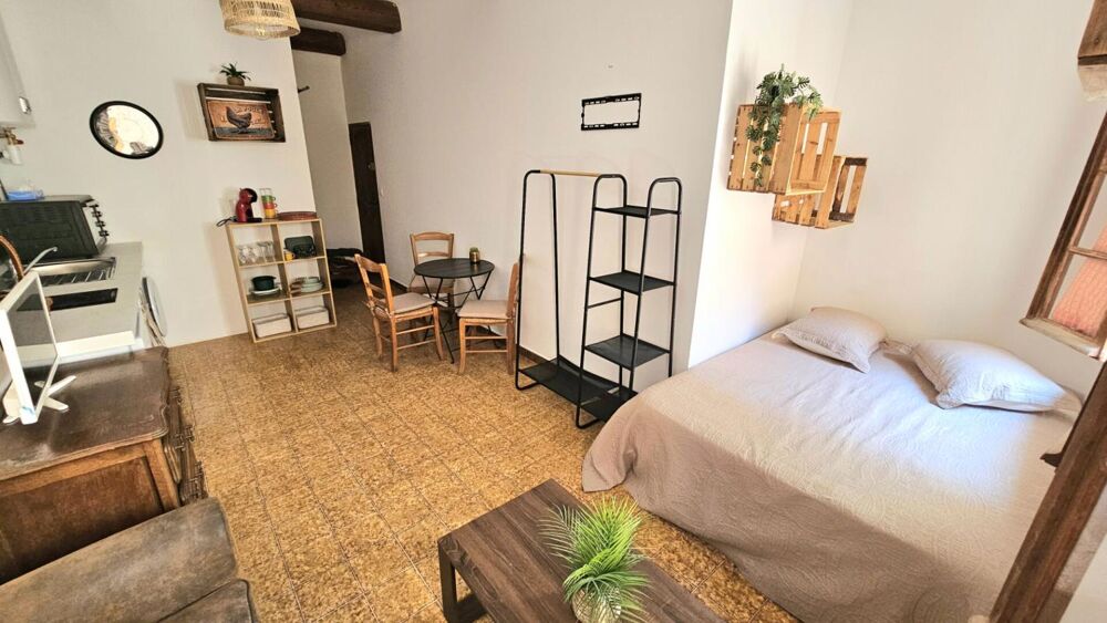 Studio lumineux et calme au 1er étage d'une maison de village
