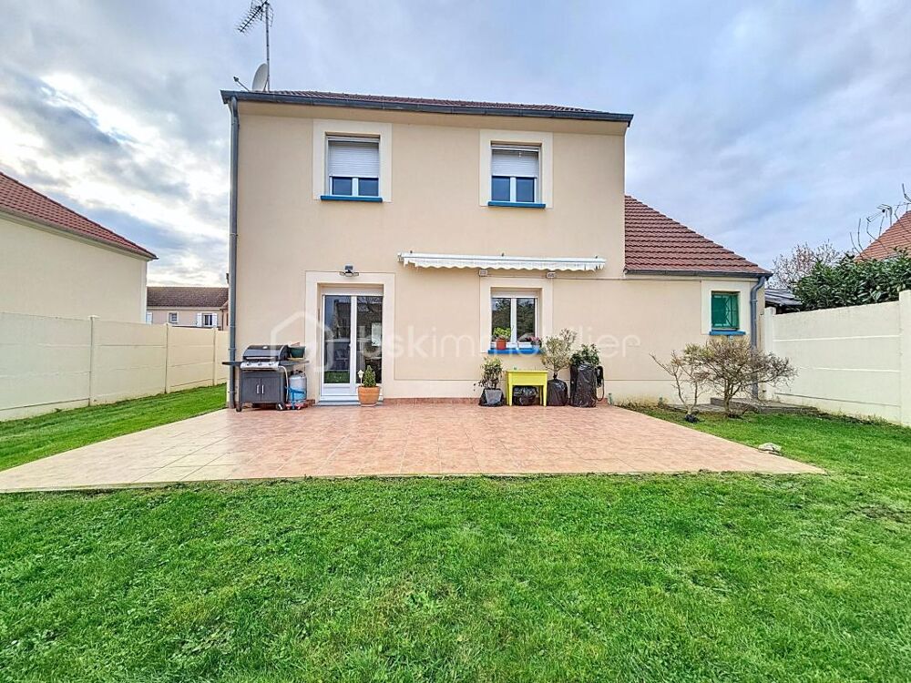Vente Maison !! Maison 4 chambres avec double garage et grenier !! Juilly