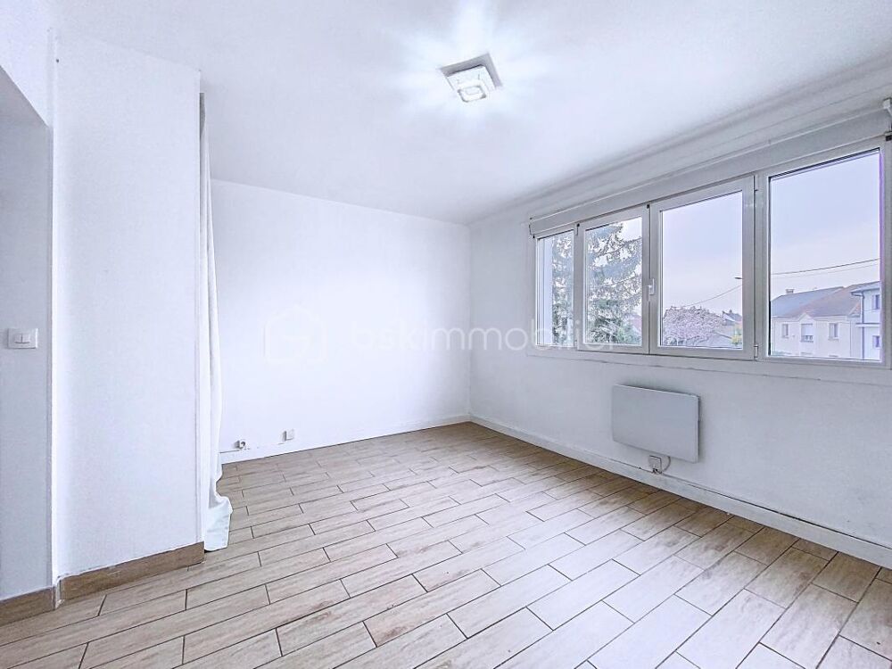 Appartement F1 , parking et cuisine aménagée dans un environnement calme