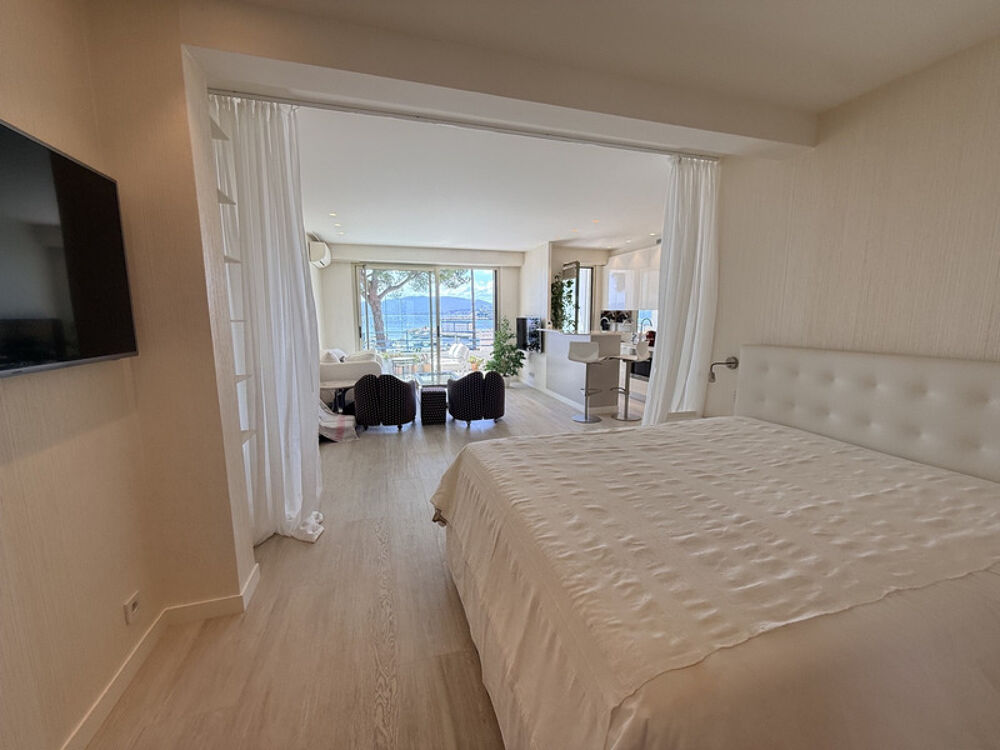 Vente Appartement Appartement à vendre 2 pièces CANNES (06) VUE MER PANORAMIQUE Cannes