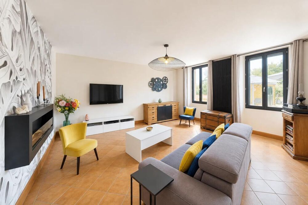Maison de 9 pièces de 319 m² située à Bioule