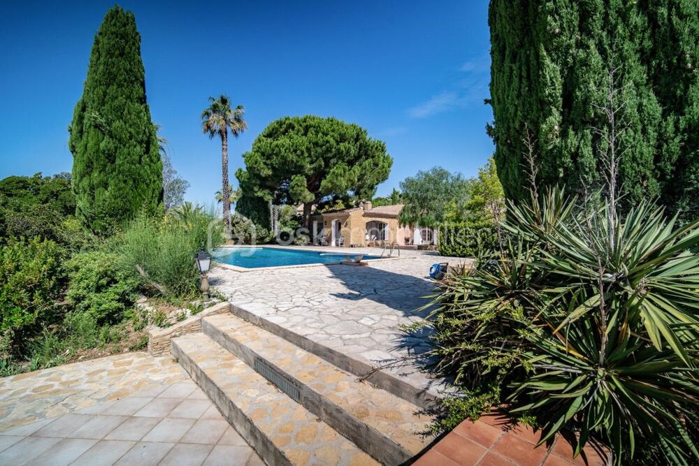 � vendre  Propri�t�/ch�teau La Cadi�re-d'Azur (83740)