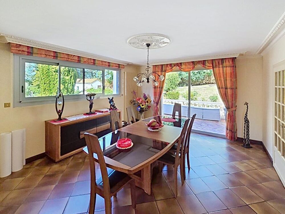 Maison secteur Mortagne sur Sèvre 5 pièces 204 m2