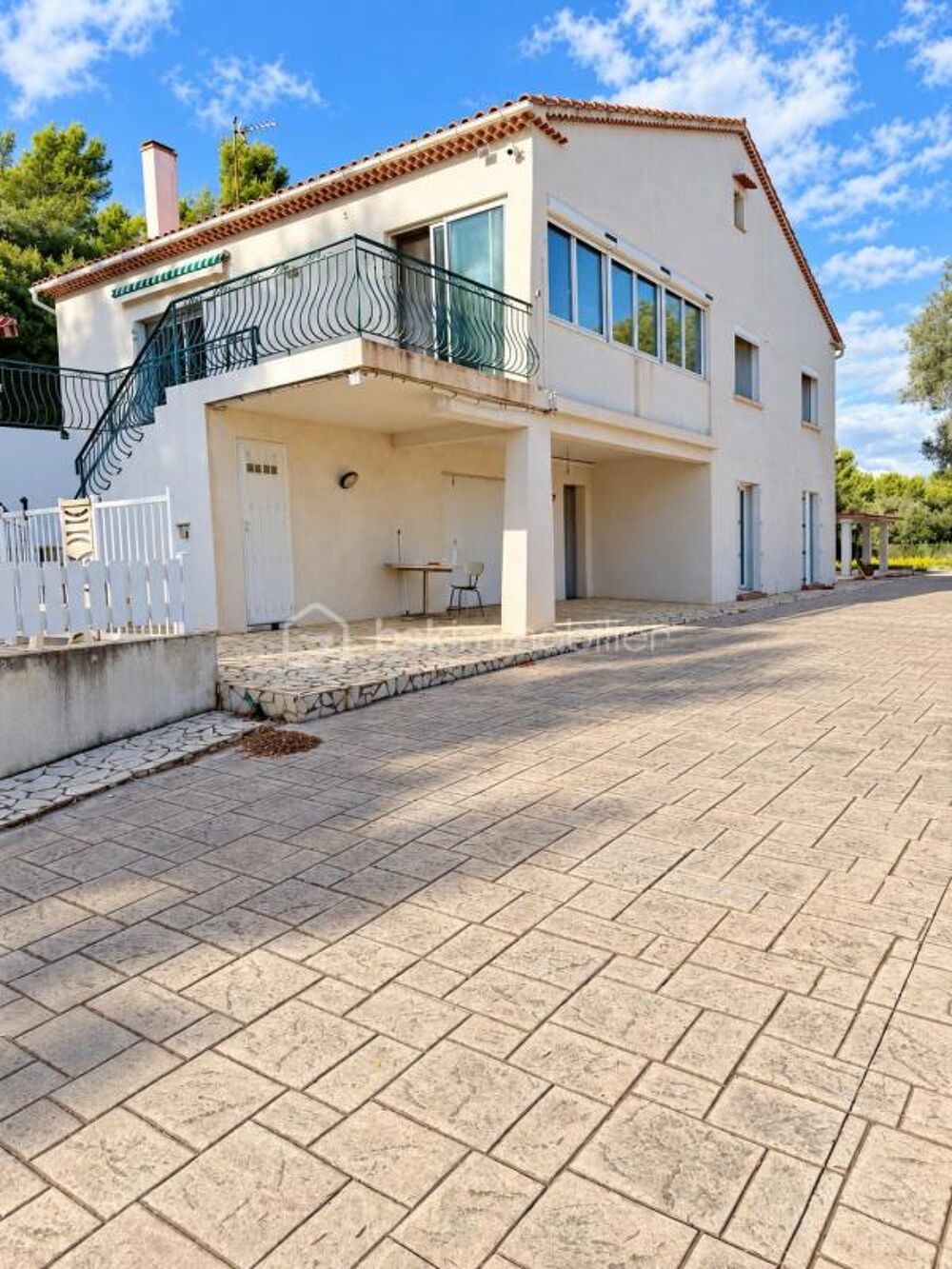 Vente Propriété/Château LA GARDE - Propriété de 200 M² sur 1.36 hectare avec piscine La garde