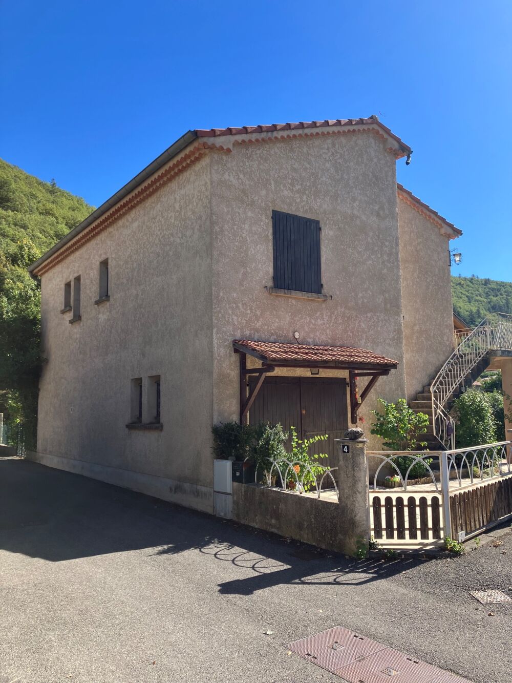 Vente Maison Maison avec deux logements, grand jardin et vue imprenable sur les montagnes Digne les bains