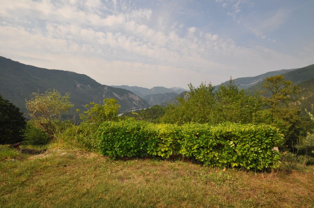 Vente Maison Dpt Alpes de Haute Provence (04), Proche ENTREVAUX à vendre Maison plain pied 2 pièces 50 m² sur 3400 m² de Terrain Sausses