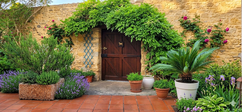Maison de maître - 8 pièces - 245 m² - Extérieur intime - Studio indépendant - Lézignan-Corbières