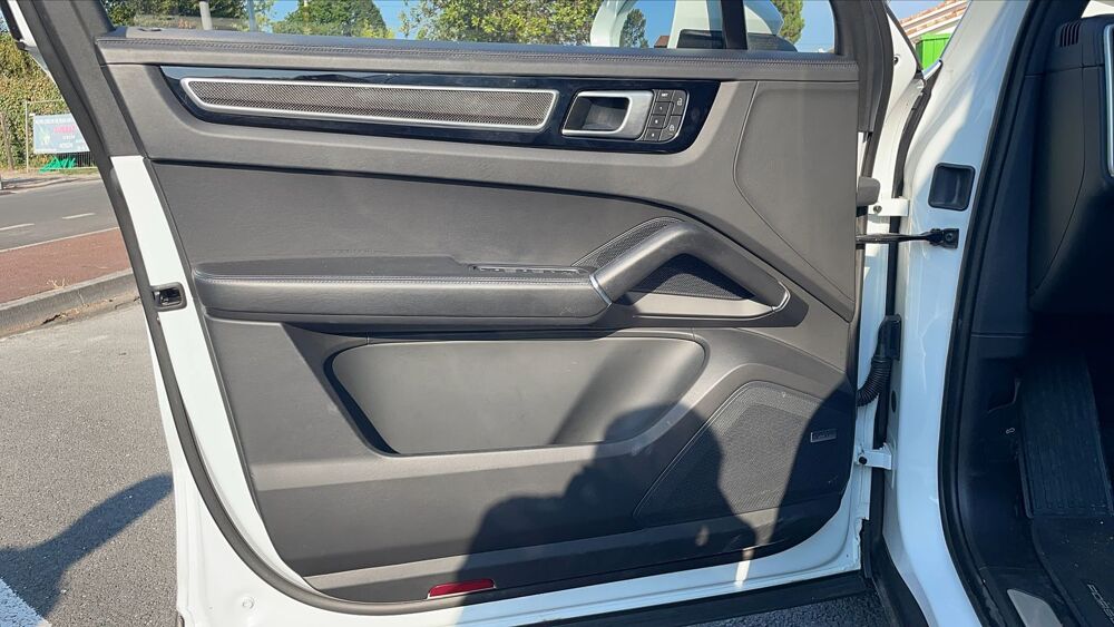 Cayenne III 3.0 V6 462 e-Hybrid 4X4 Tiptronic 8 N/A - Toit ouvrant 2022 occasion 33120 Arcachon