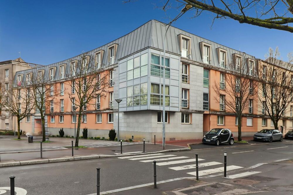 Vente Appartement Studio Noisy Le Grand 1 pièce(s) 20 m2 totalement rafraîchi Noisy le grand
