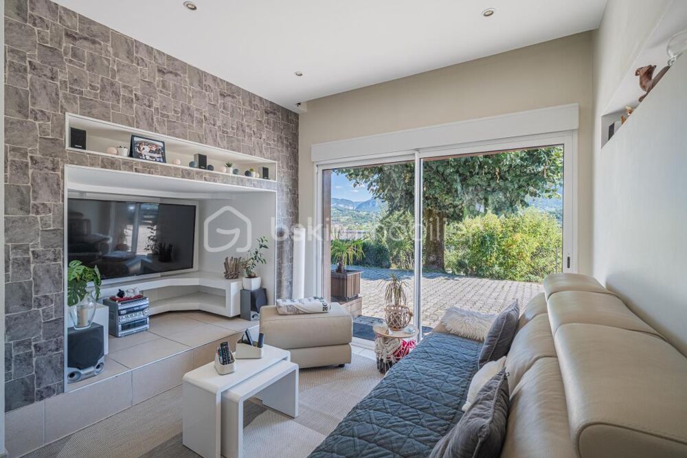 Vente Maison Maison de plain-pied – 3 chambres – Terrain constructible de 1 610 m² – Vue dégagée La biolle
