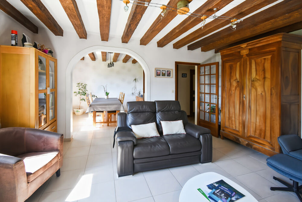 MAISON TRADITIONNELLE SUR SOUS SOL TOTAL offrant 4 CHAMBRES